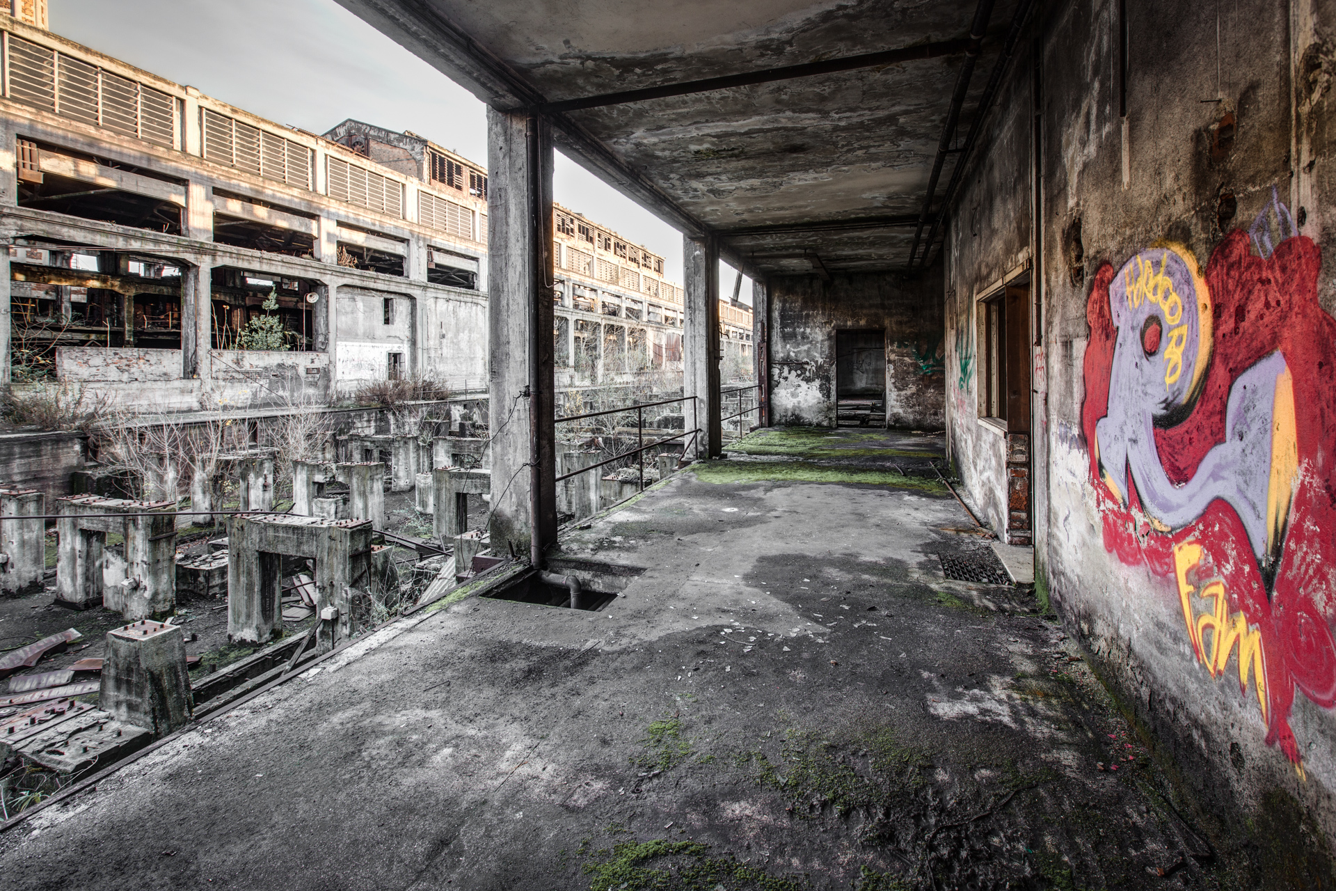 Urbex - Stonehenge Steel Factory - Graffiti Graveyard