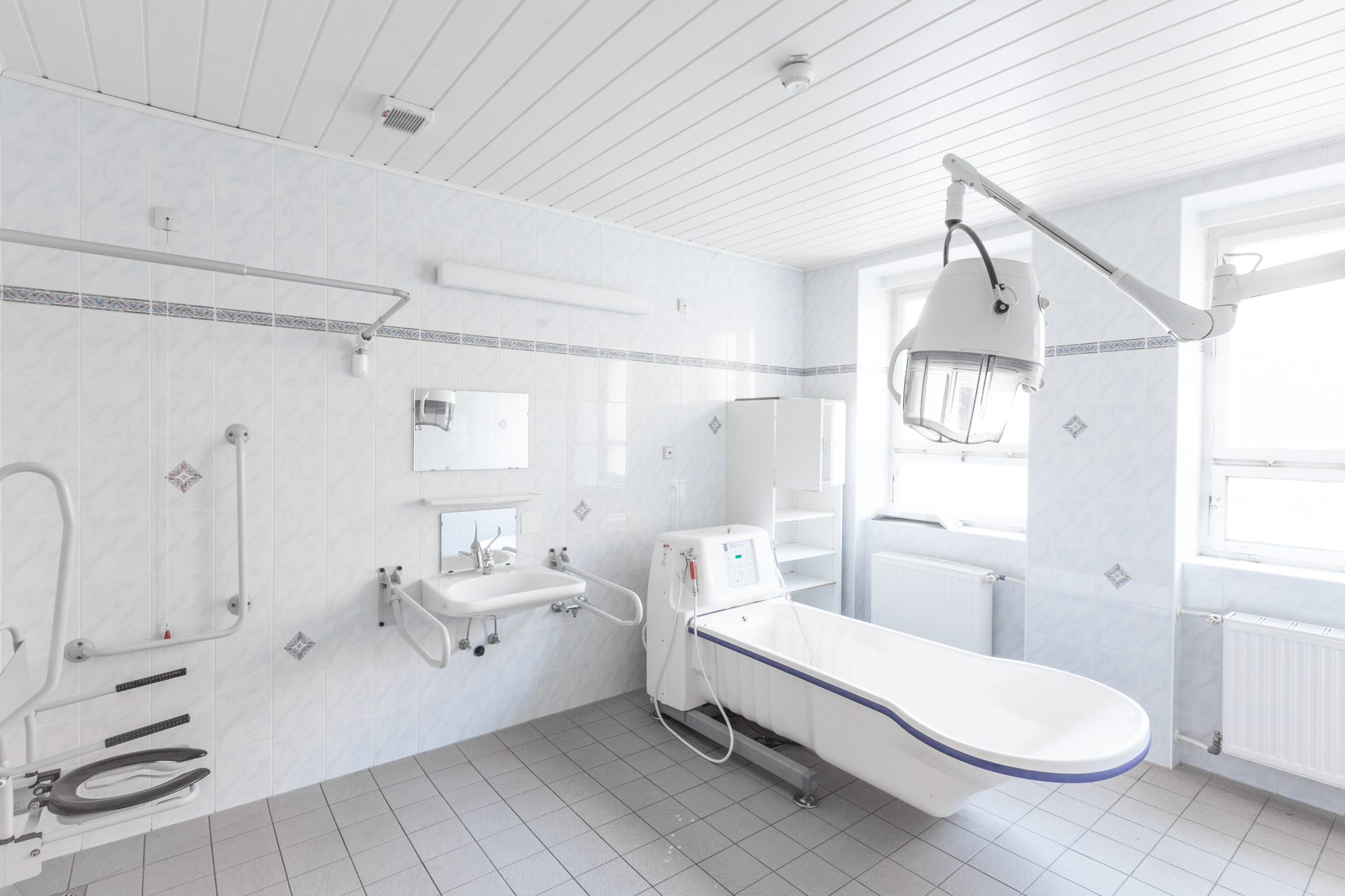 Urbex - Klinikum Panorama - Tub Room 02