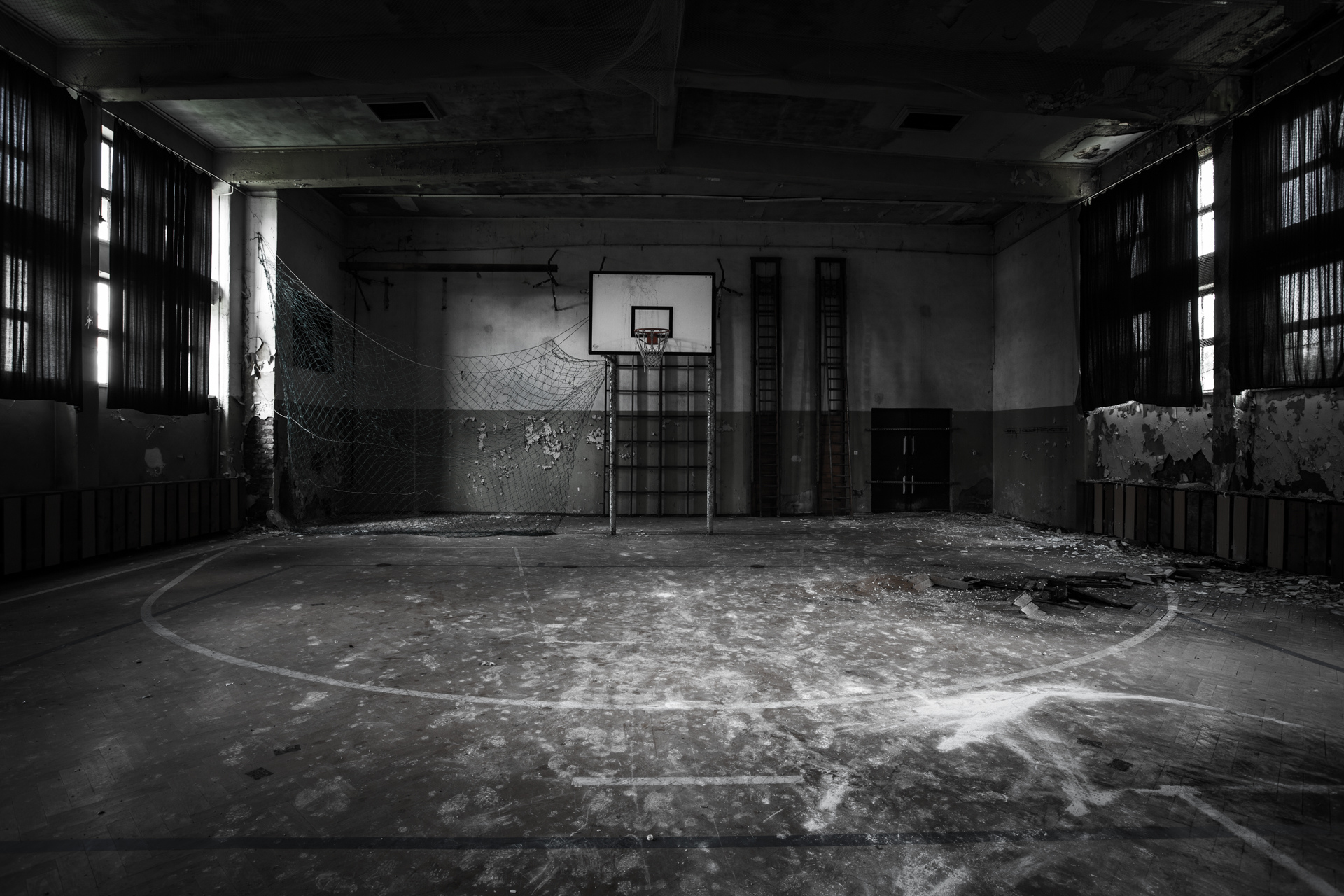 Urban Exploration - Soldier School - The Empty Gym