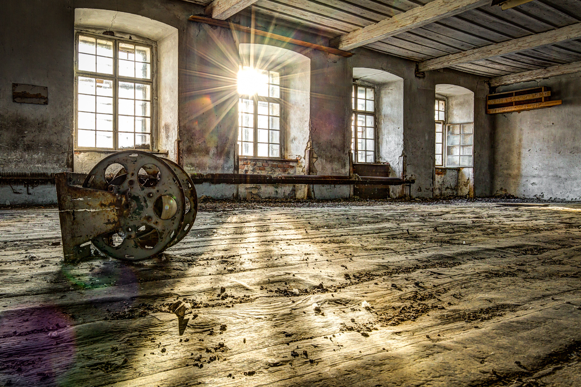 Urban Exploration - Grand Piano Weaving Mill - Let the Sunshine in