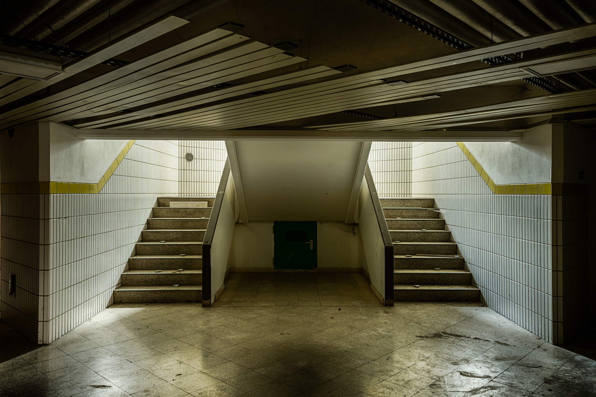 Urban Exploration - Military Peace - Double Stairs - Basement