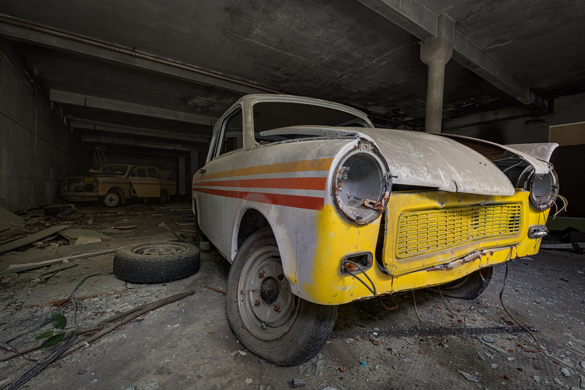 Urban Exploration - VAB Trabant - Icons of the Past