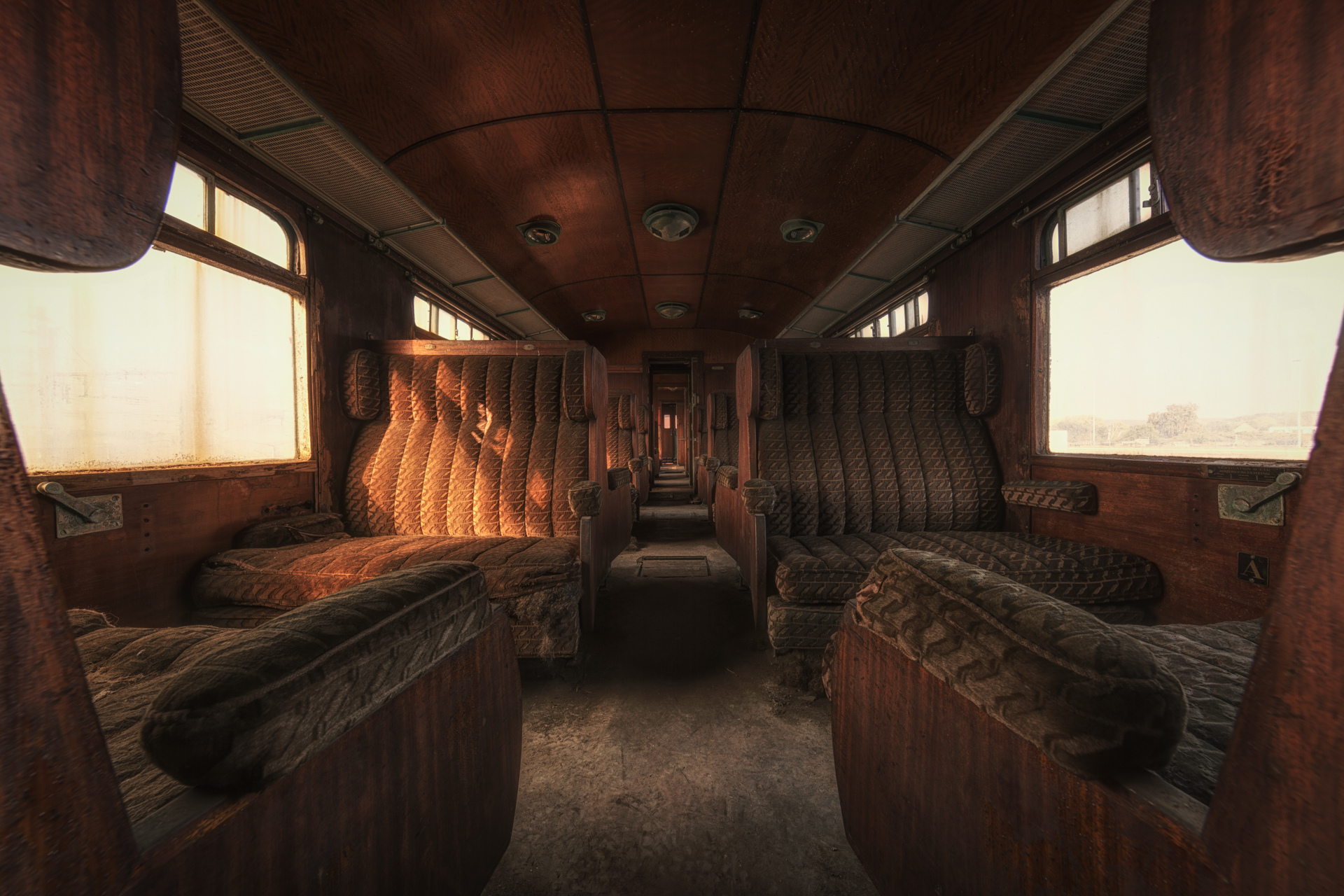 Urban Exploration - Orient Express - First Class
